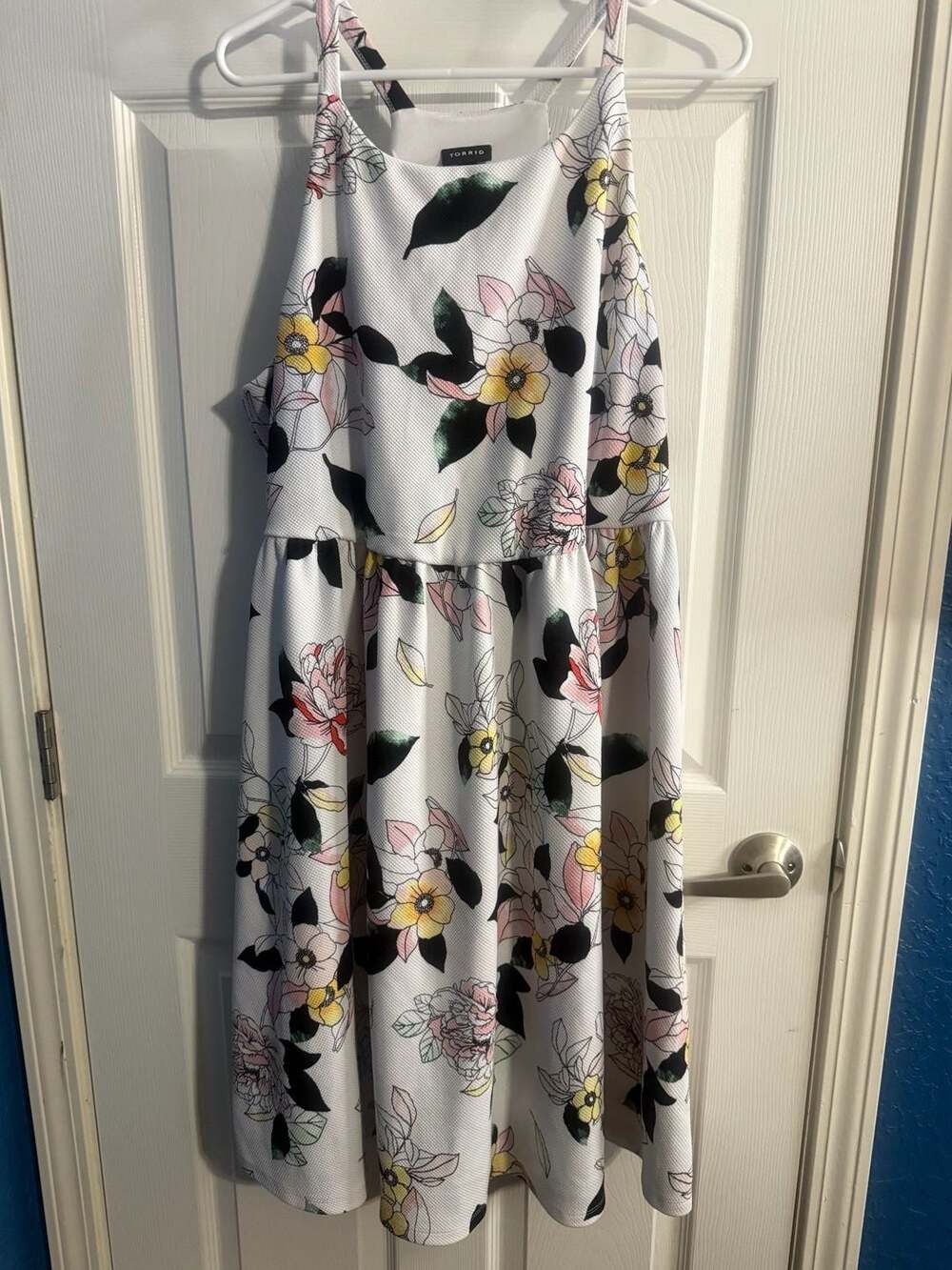 Torrid White Floral Textured Knit High Neck Skater Dress Size 2